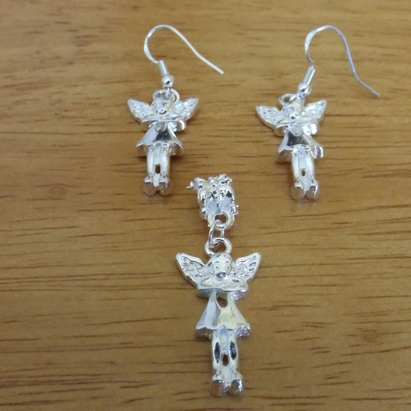 Lanadesign Jewelry - Silver plated Angel  pendant/earrings. New (#1910)